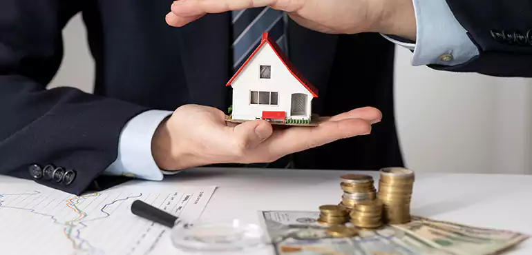 Who Do We Buy Houses From in Hollywood, FL?